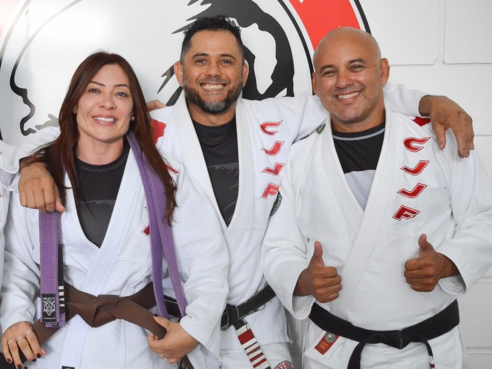 Michele Gaia com a equipe de jiu-jitsu CJJF